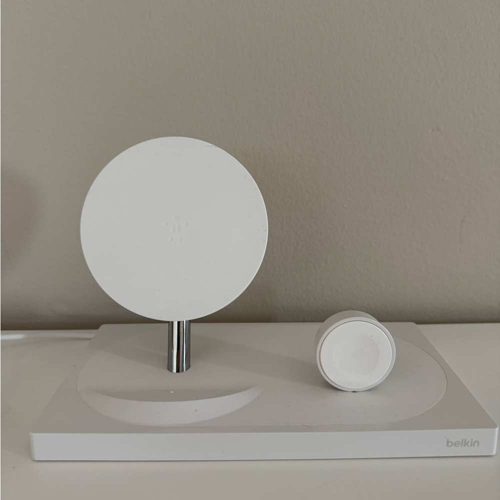 Belkin White Dual Charging Dock